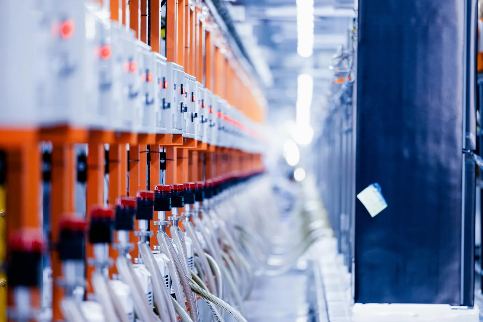 Thuisbatterij laden zonder zonnepanelen: zo werkt het